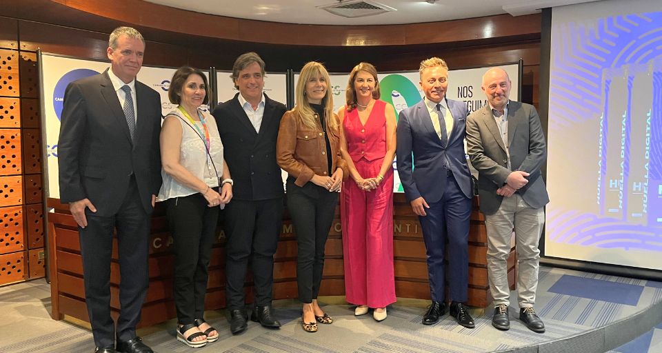 Expertos debatieron en la CCS sobre regulación y protección de datos personales