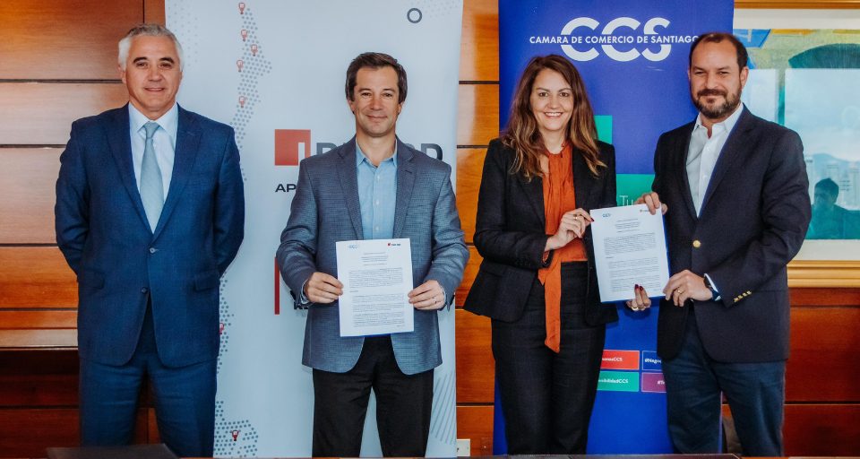 Cámara de Comercio de Santiago e INACAP firman alianza para impulsar el fortalecimiento del E-Commerce en Chile
